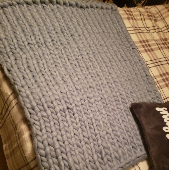 Handmade chucky knit throw blanket - Picture 4 of 4